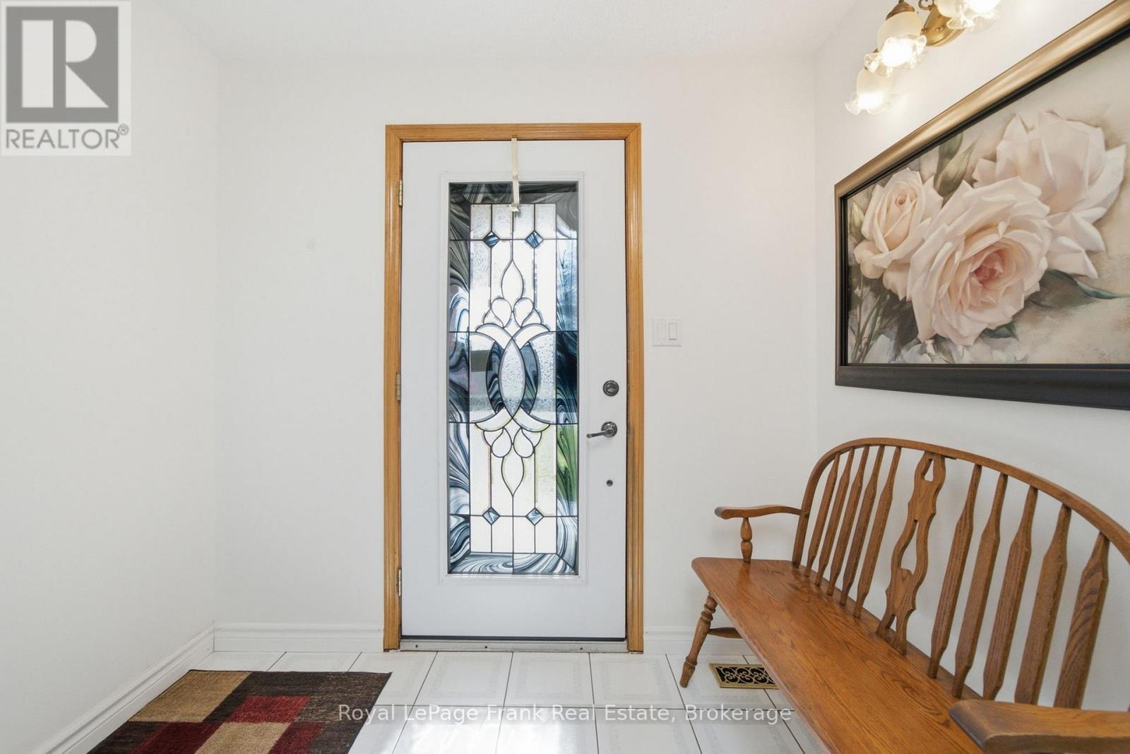 126 Angeline Street S, Kawartha Lakes (Lindsay), Ontario  K9V 3L6 - Photo 4 - X13497406