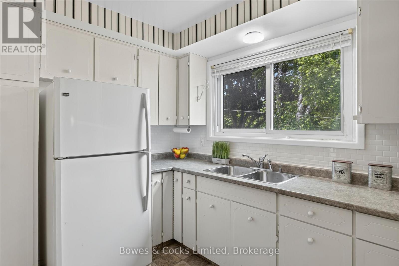1228 Bathurst Street, Peterborough (Northcrest Ward 5), Ontario  K9H 6X5 - Photo 17 - X13499834
