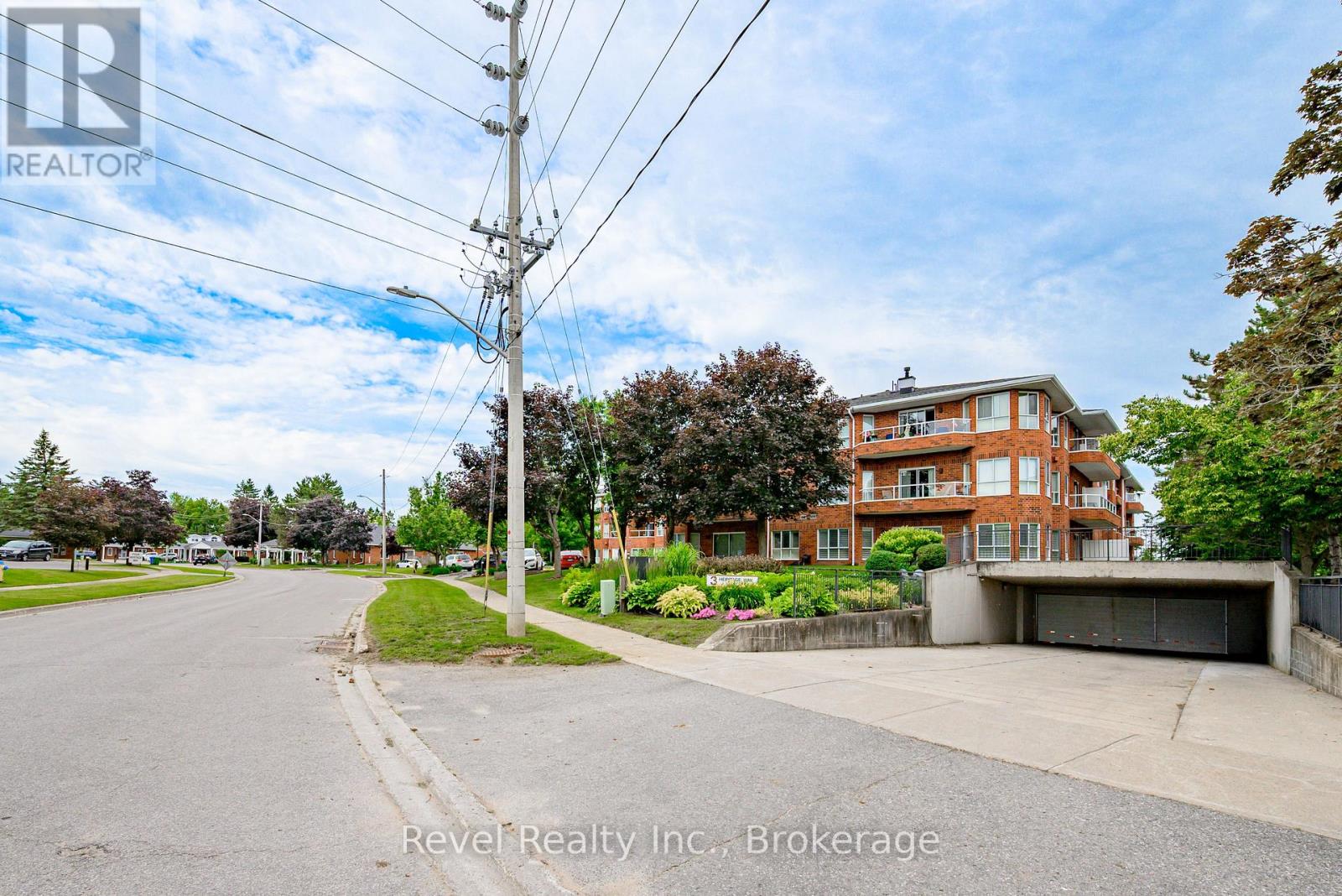 302 - 3 Heritage Way, Kawartha Lakes (Lindsay), Ontario  K9V 5Z1 - Photo 3 - X13500622