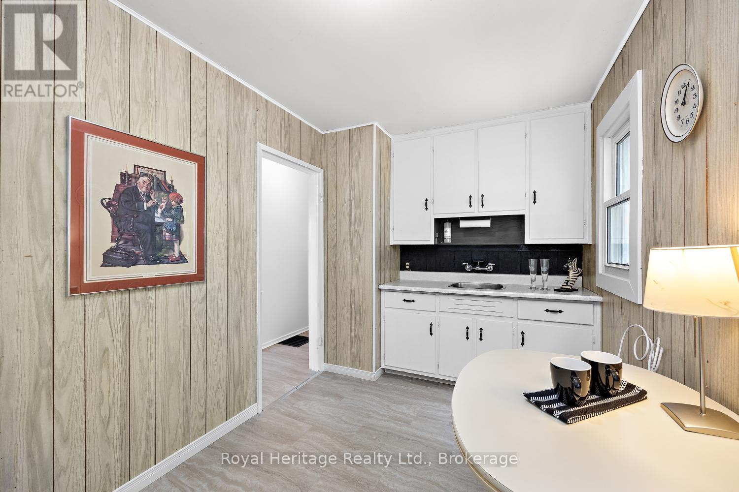 722 Gillespie Avenue, Peterborough (Otonabee Ward 1), Ontario  K9J 4B7 - Photo 11 - X13500880