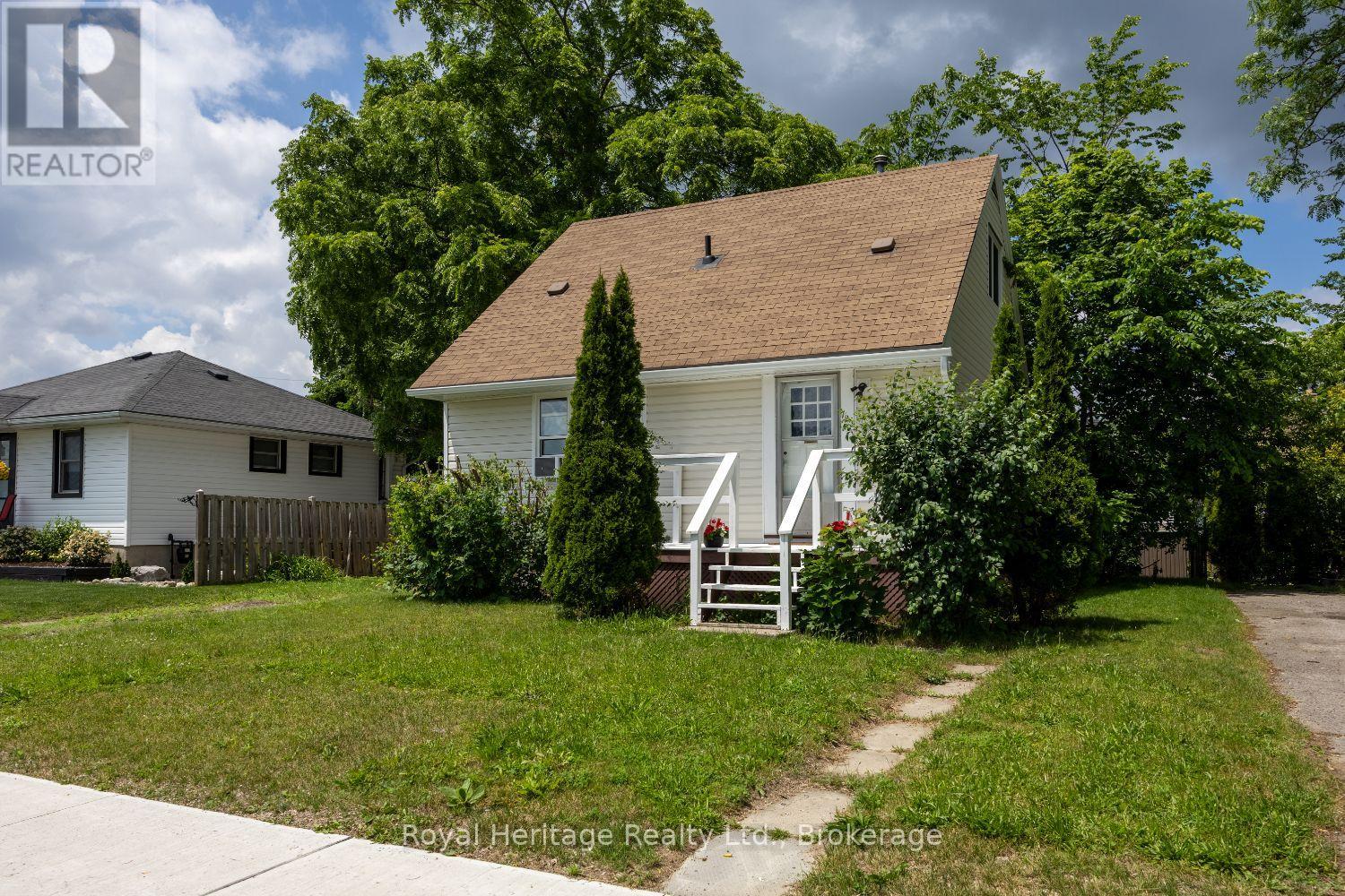 722 Gillespie Avenue, Peterborough (Otonabee Ward 1), Ontario  K9J 4B7 - Photo 2 - X13500880