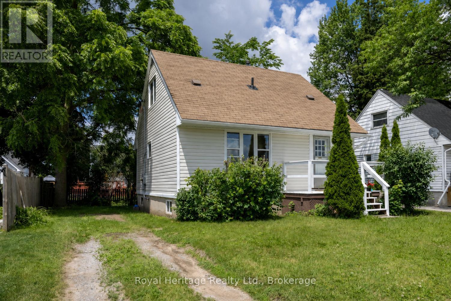 722 Gillespie Avenue, Peterborough (Otonabee Ward 1), Ontario  K9J 4B7 - Photo 3 - X13500880