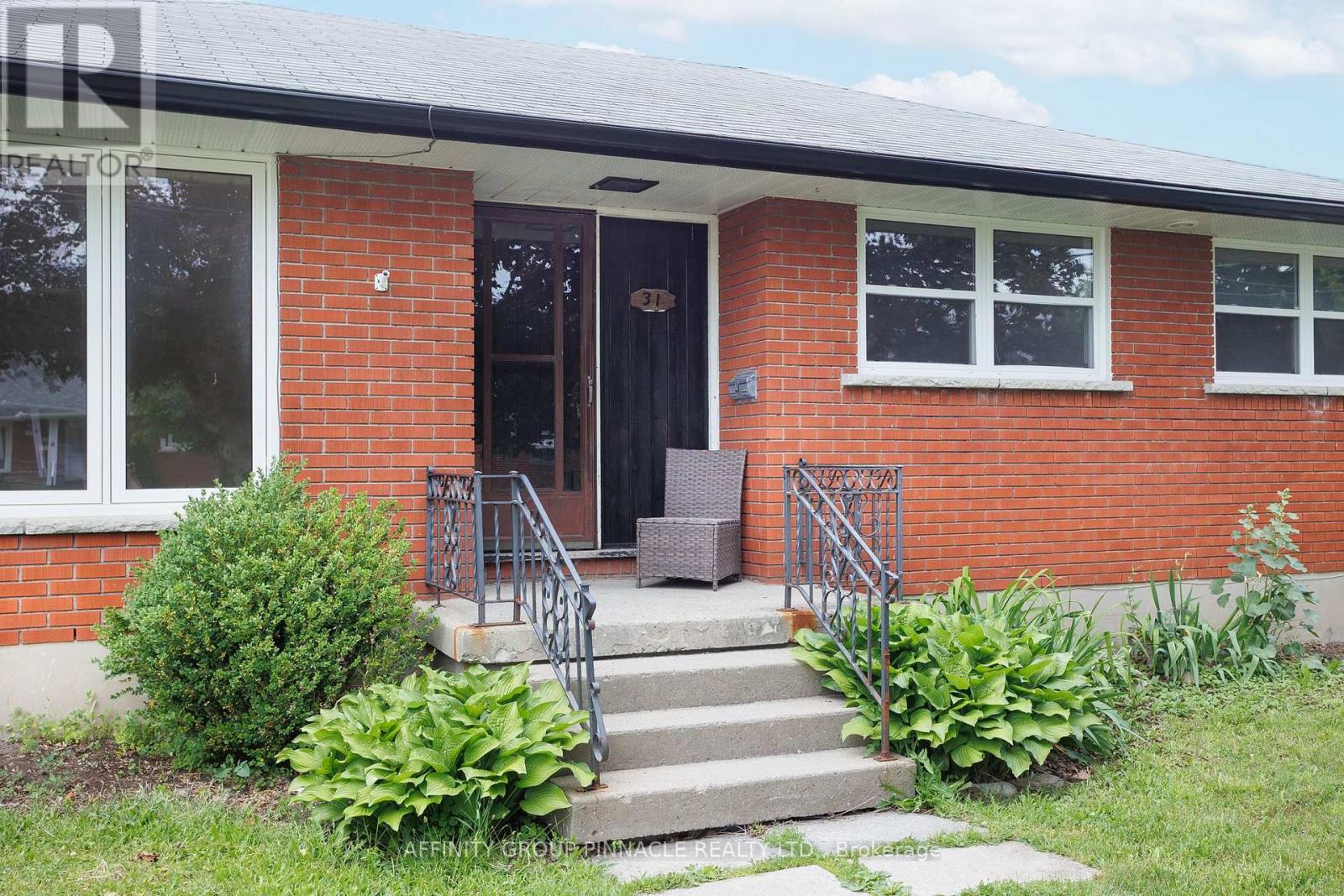31 St David Street, Kawartha Lakes (Lindsay), Ontario  K9V 1N2 - Photo 2 - X13501178