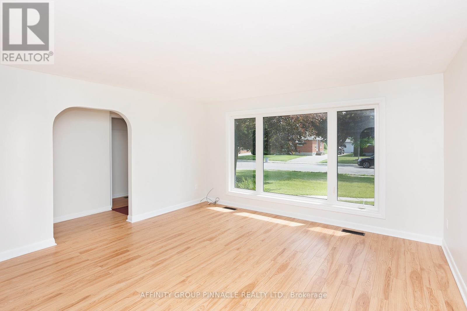 31 St David Street, Kawartha Lakes (Lindsay), Ontario  K9V 1N2 - Photo 5 - X13501178