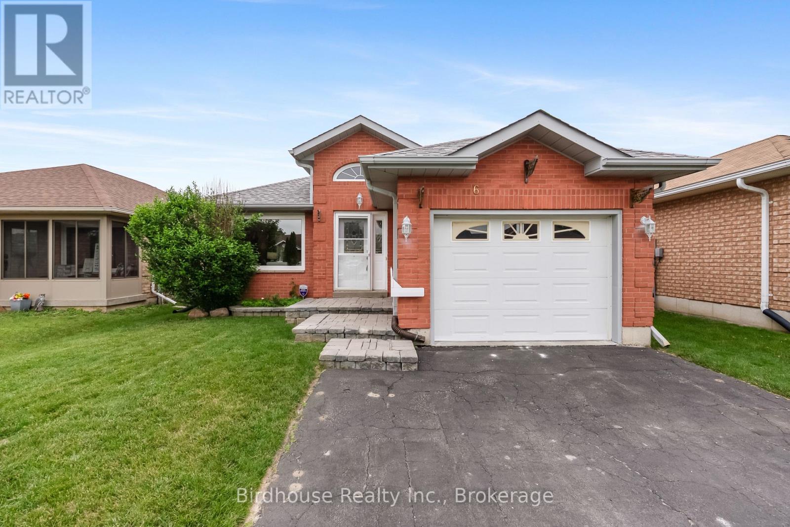 6 EAKINS CRESCENT, kawartha lakes (lindsay), Ontario