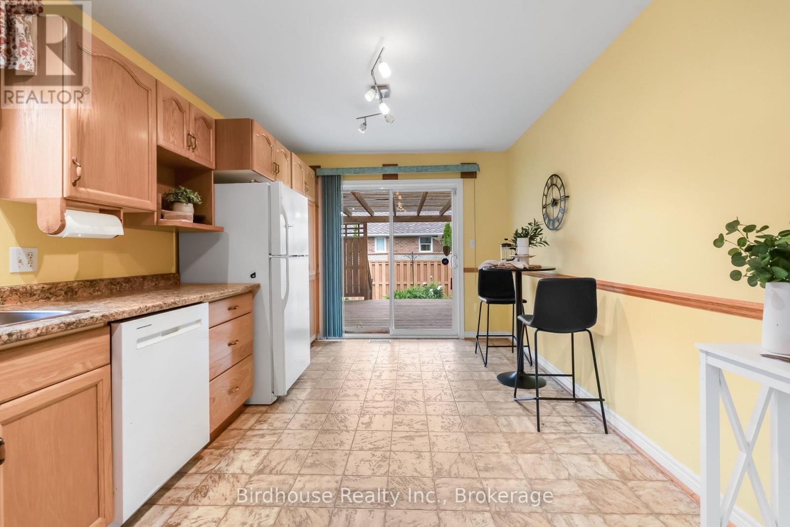 6 Eakins Crescent, Kawartha Lakes (Lindsay), Ontario  K9V 6H8 - Photo 11 - X13501218