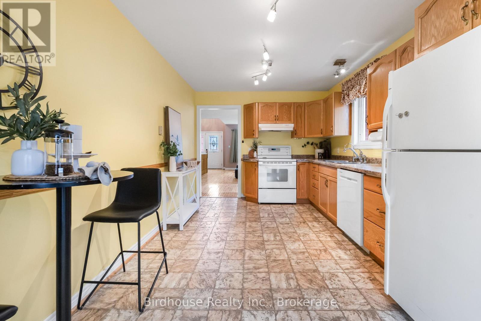 6 Eakins Crescent, Kawartha Lakes (Lindsay), Ontario  K9V 6H8 - Photo 12 - X13501218
