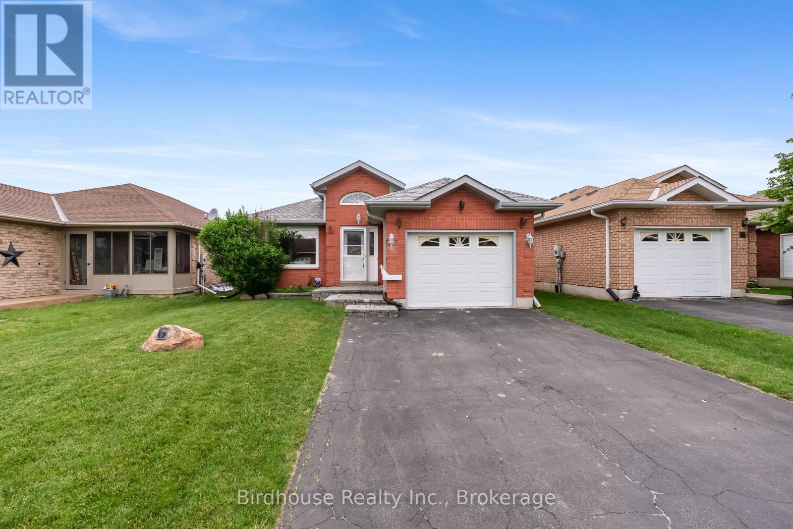 6 Eakins Crescent, Kawartha Lakes (Lindsay), Ontario  K9V 6H8 - Photo 2 - X13501218