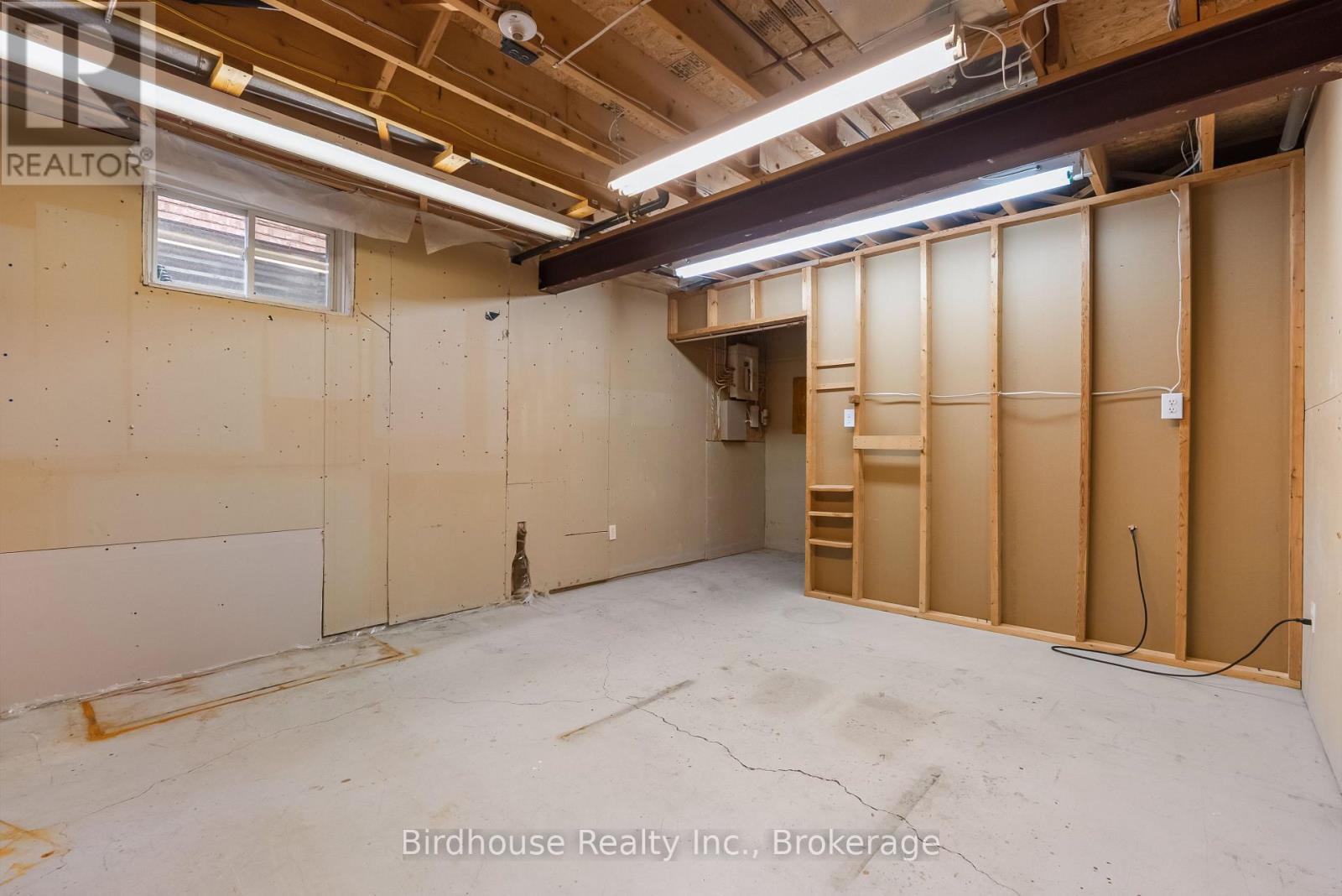 6 Eakins Crescent, Kawartha Lakes (Lindsay), Ontario  K9V 6H8 - Photo 25 - X13501218
