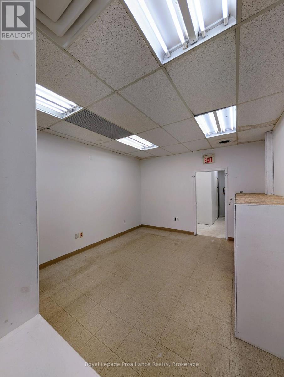 9a - 1837 Lansdowne Street W, Peterborough (Otonabee Ward 1), Ontario  K9K 1R4 - Photo 3 - X13501854