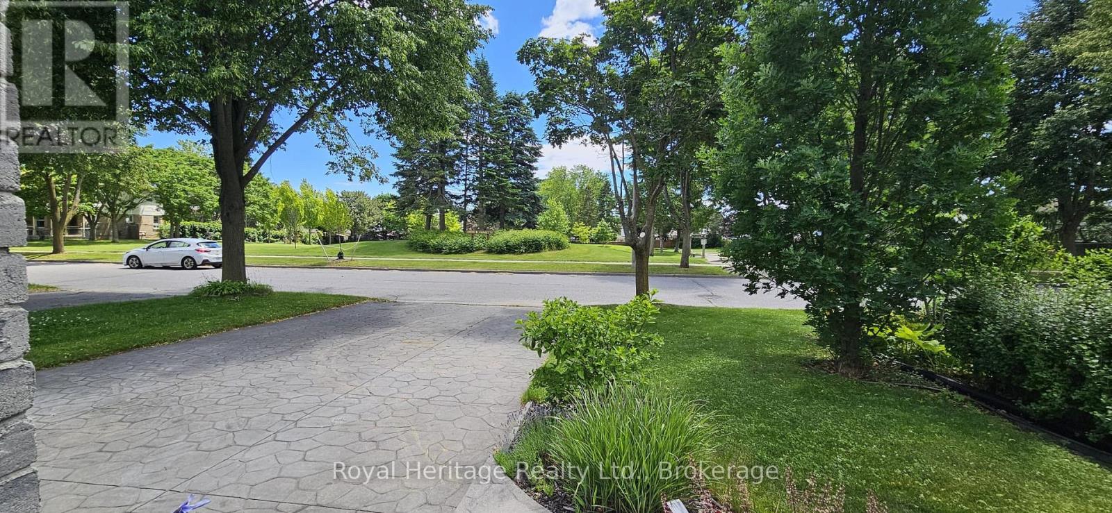 212 Andrew Street, Clarington (Newcastle), Ontario  L1B 1J9 - Photo 2 - E13502158