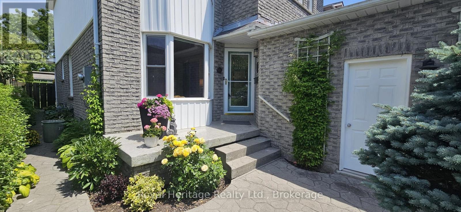 212 Andrew Street, Clarington (Newcastle), Ontario  L1B 1J9 - Photo 3 - E13502158