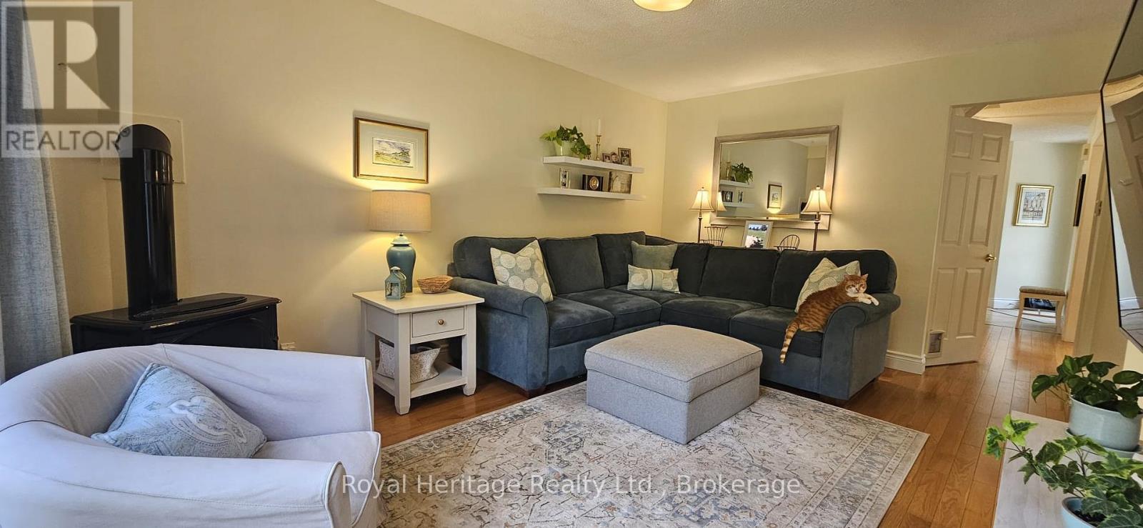 212 Andrew Street, Clarington (Newcastle), Ontario  L1B 1J9 - Photo 5 - E13502158