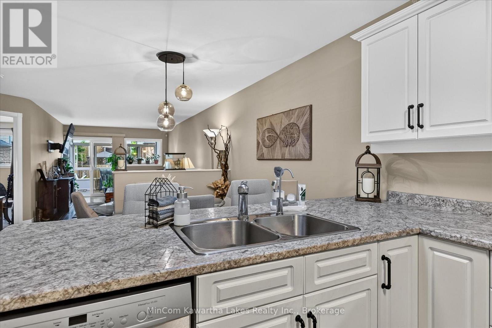 602 Goodwin Terrace, Peterborough (Monaghan Ward 2), Ontario  K9J 0H5 - Photo 8 - X13502182