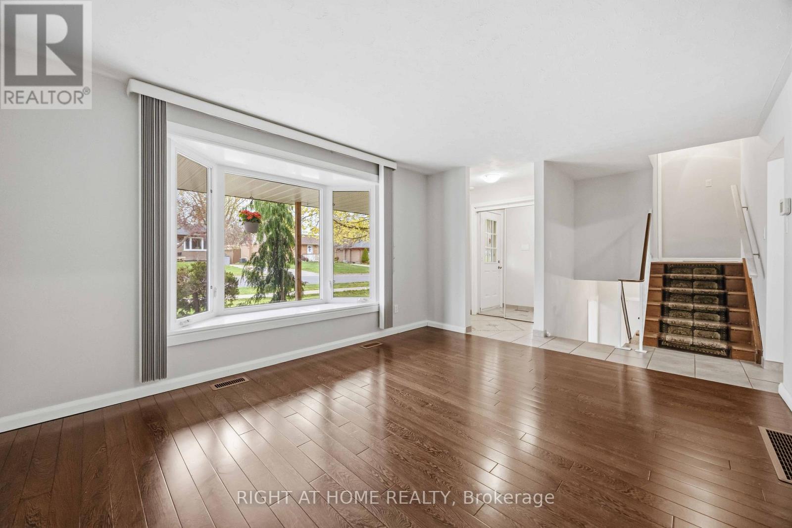 999 St Pauls Street, Peterborough (Northcrest Ward 5), Ontario  K9H 6J7 - Photo 8 - X13503076