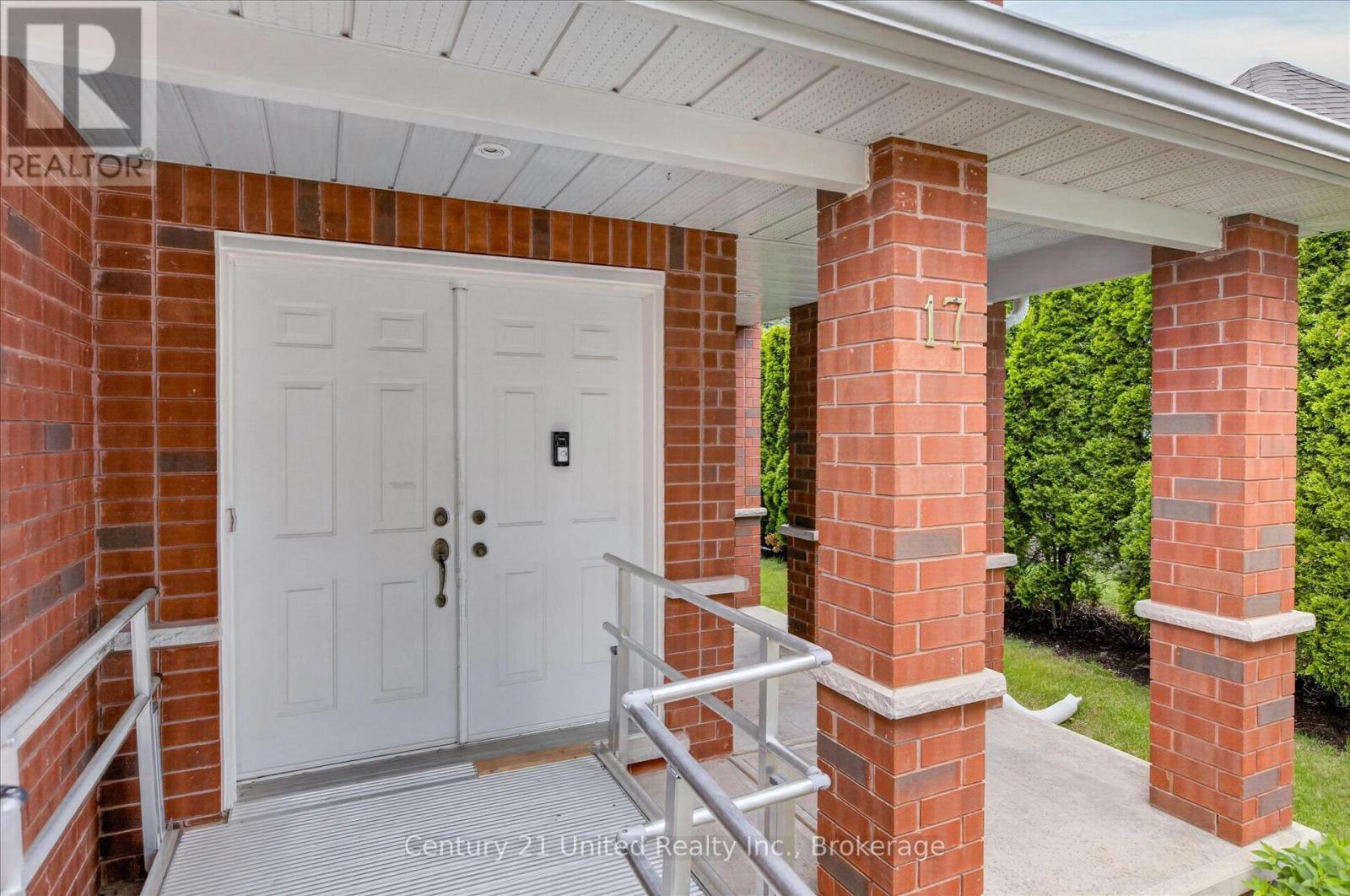 17 Mauro Court, Peterborough (Monaghan Ward 2), Ontario  K9K 2P1 - Photo 5 - X13503904