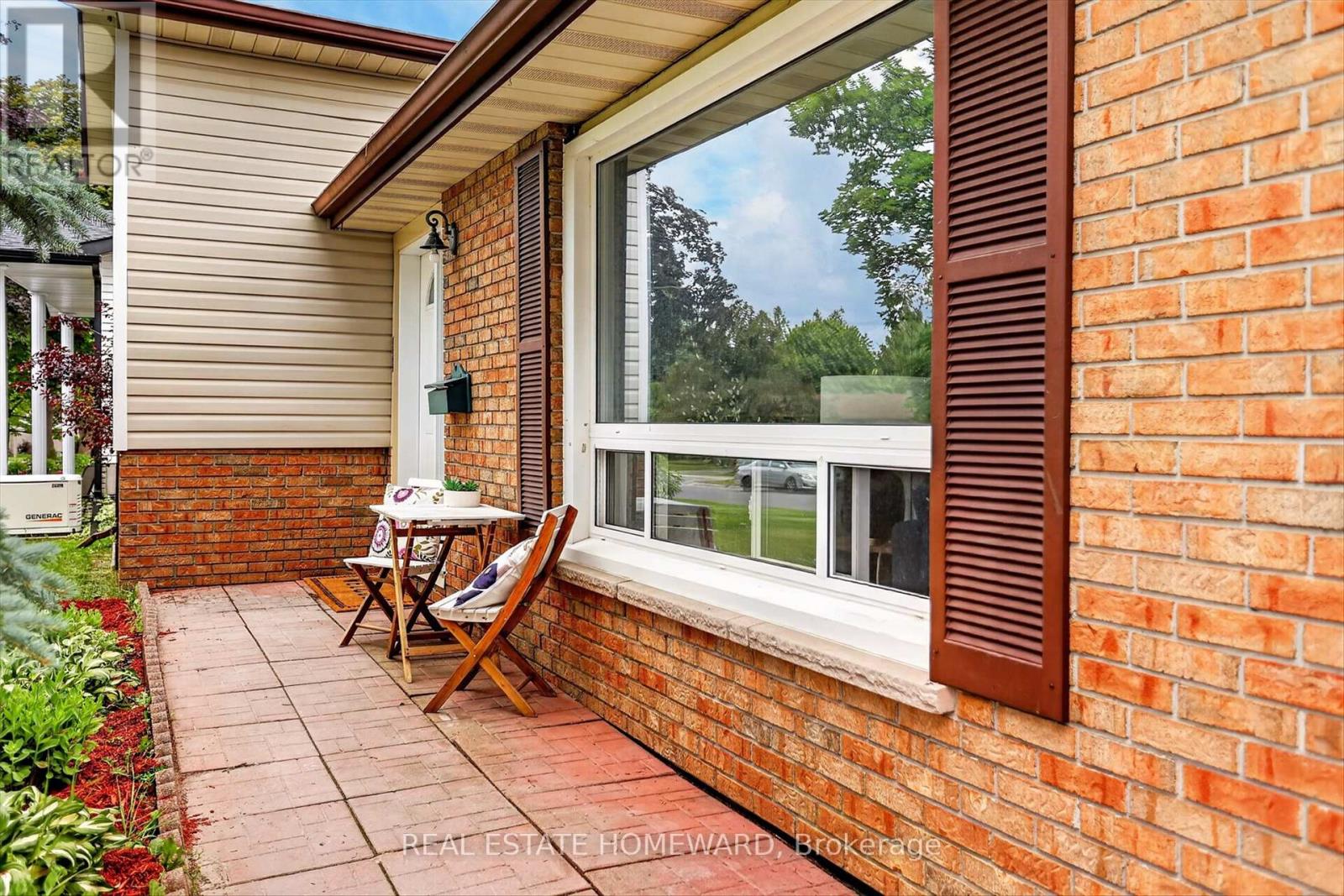 1569 Redwood Drive, Peterborough (Monaghan Ward 2), Ontario  K9K 1N9 - Photo 3 - X13504056