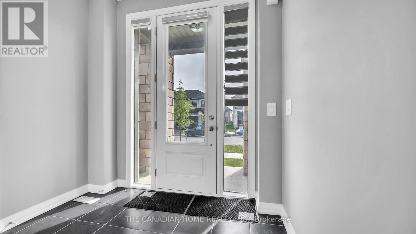 24 Keenan Street, Kawartha Lakes (Lindsay), Ontario  K9V 6C2 - Photo 4 - X13505128
