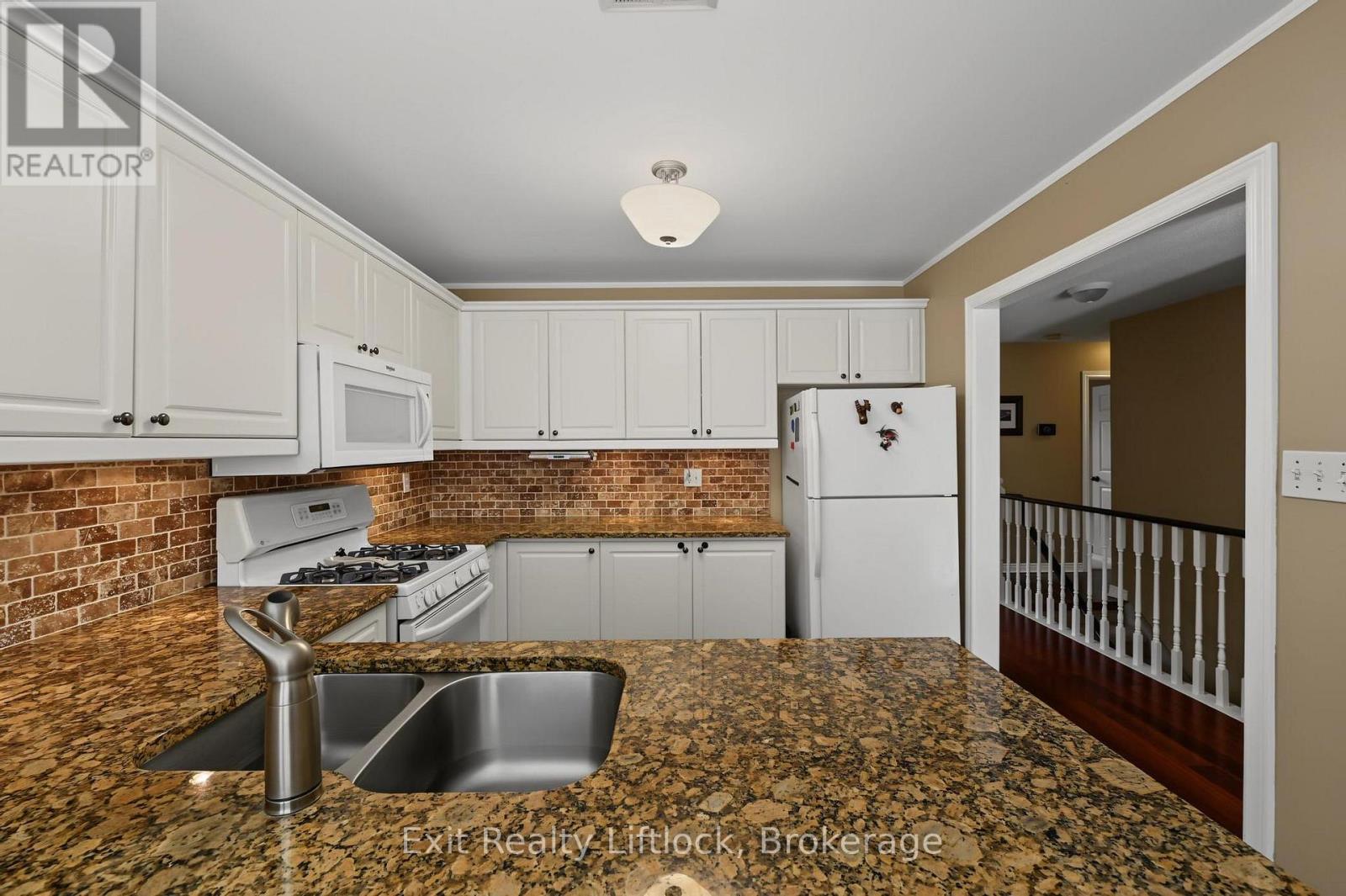 2522 Marsdale Drive, Peterborough (Ashburnham Ward 4), Ontario  K9L 1R4 - Photo 8 - X13505314