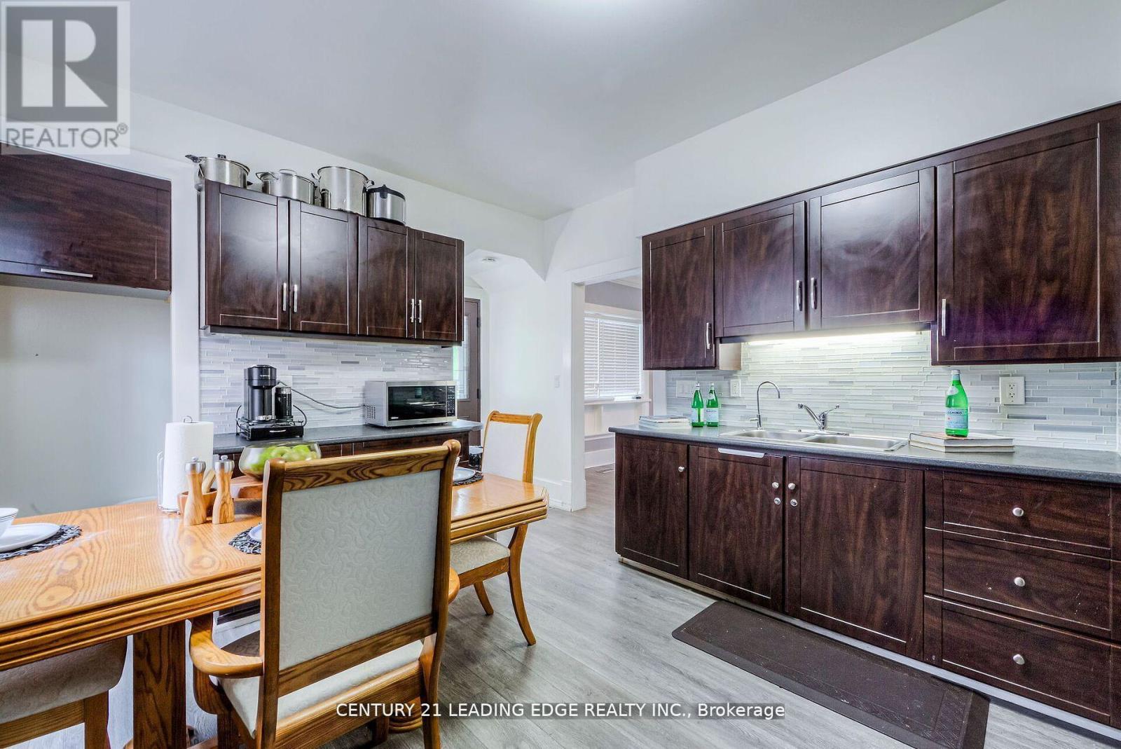 214 Aylmer Street, Peterborough (Town Ward 3), Ontario  K9J 3K4 - Photo 7 - X13507924