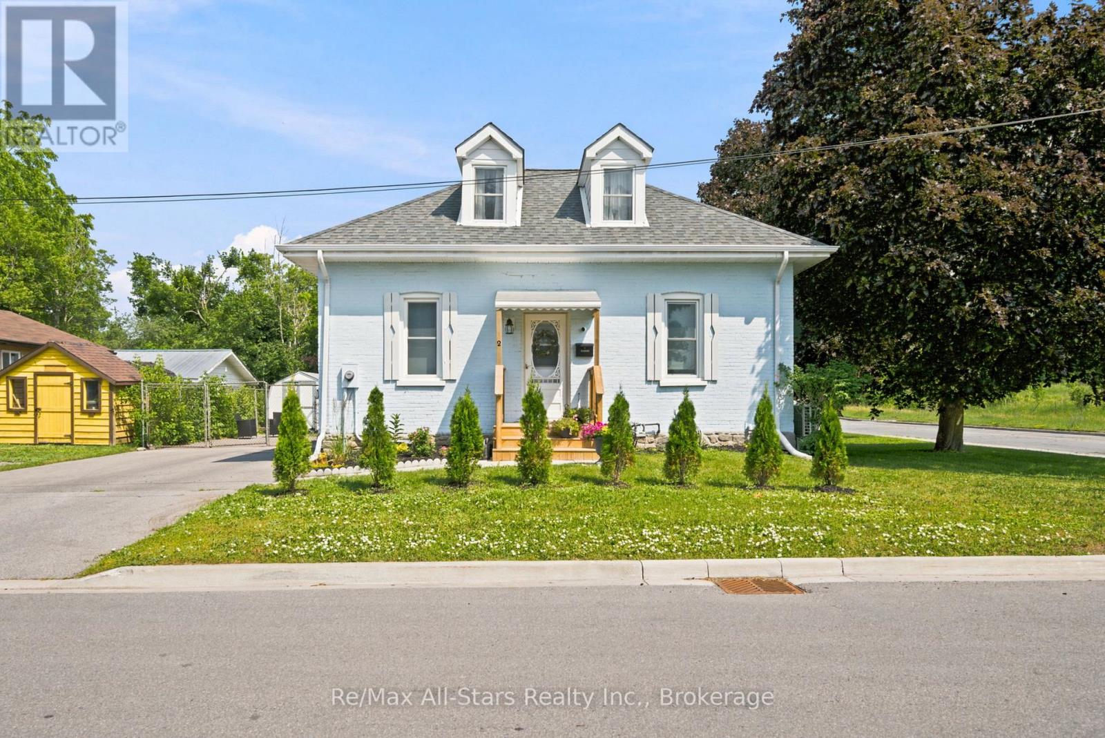 2 BOND STREET, kawartha lakes (lindsay), Ontario