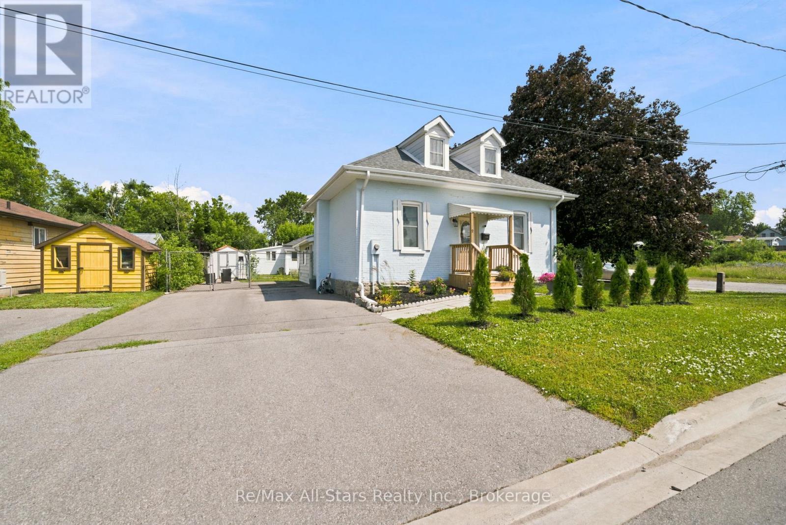 2 Bond Street, Kawartha Lakes (Lindsay), Ontario  K9V 3P3 - Photo 2 - X13508368