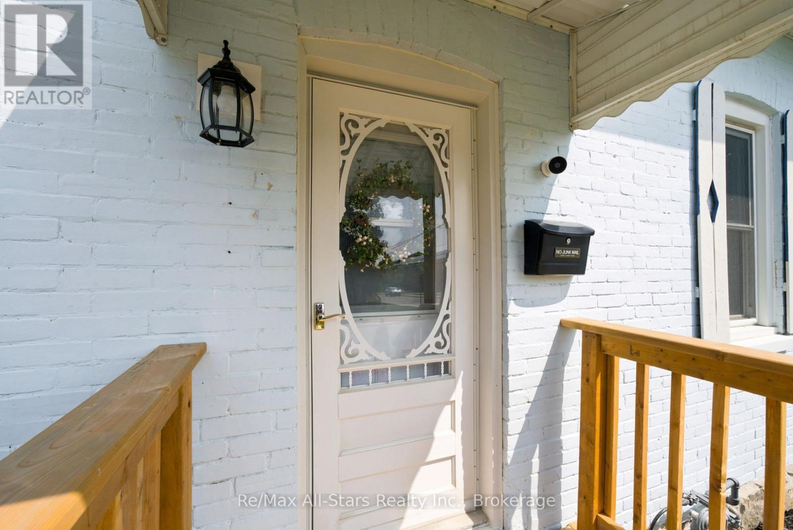 2 Bond Street, Kawartha Lakes (Lindsay), Ontario  K9V 3P3 - Photo 5 - X13508368