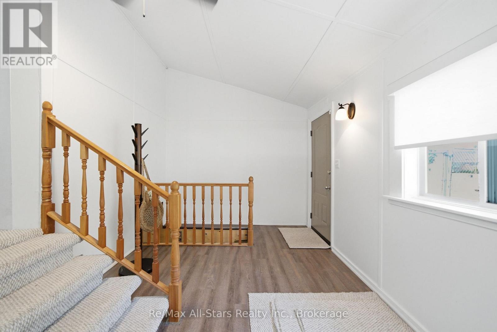 2 Bond Street, Kawartha Lakes (Lindsay), Ontario  K9V 3P3 - Photo 8 - X13508368