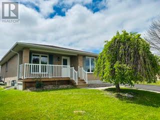 329 Mary Street W, Kawartha Lakes (Lindsay), Ontario  K9V 5X5 - Photo 2 - X13511544