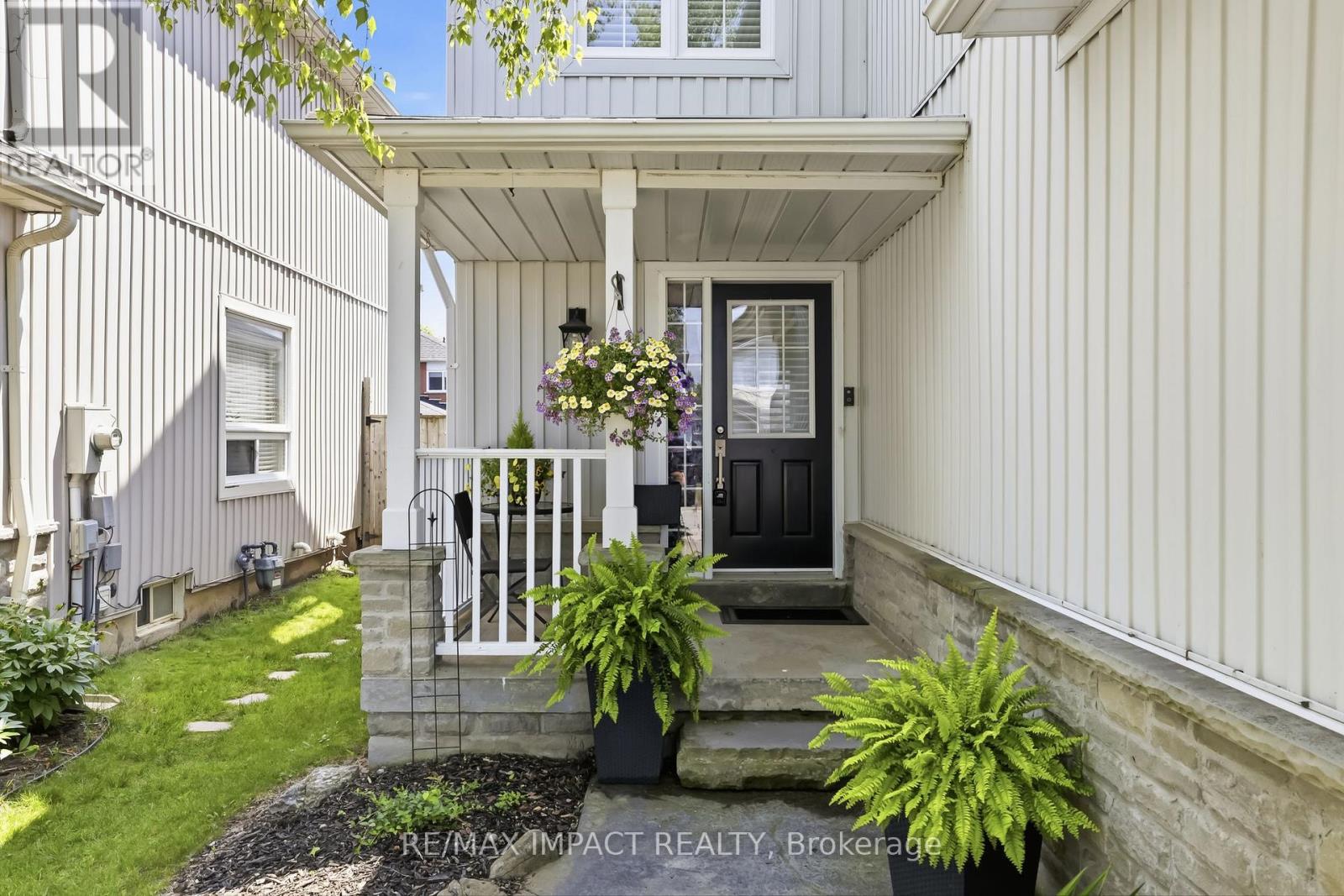 31 Shipley Avenue, Clarington (Newcastle), Ontario  L1B 1M7 - Photo 3 - E13512234