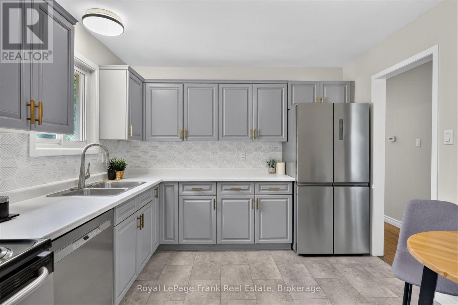1717 Woodgrove Crescent, Peterborough (Monaghan Ward 2), Ontario  K9K 1N1 - Photo 11 - X13513222