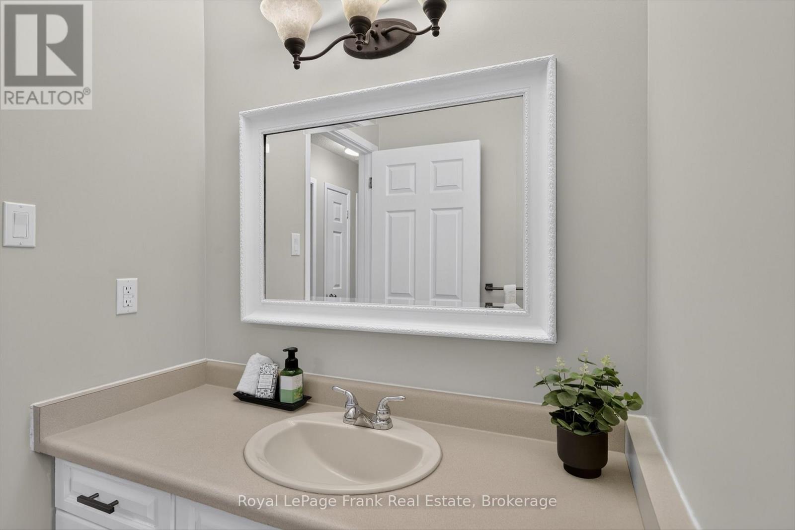 1717 Woodgrove Crescent, Peterborough (Monaghan Ward 2), Ontario  K9K 1N1 - Photo 17 - X13513222
