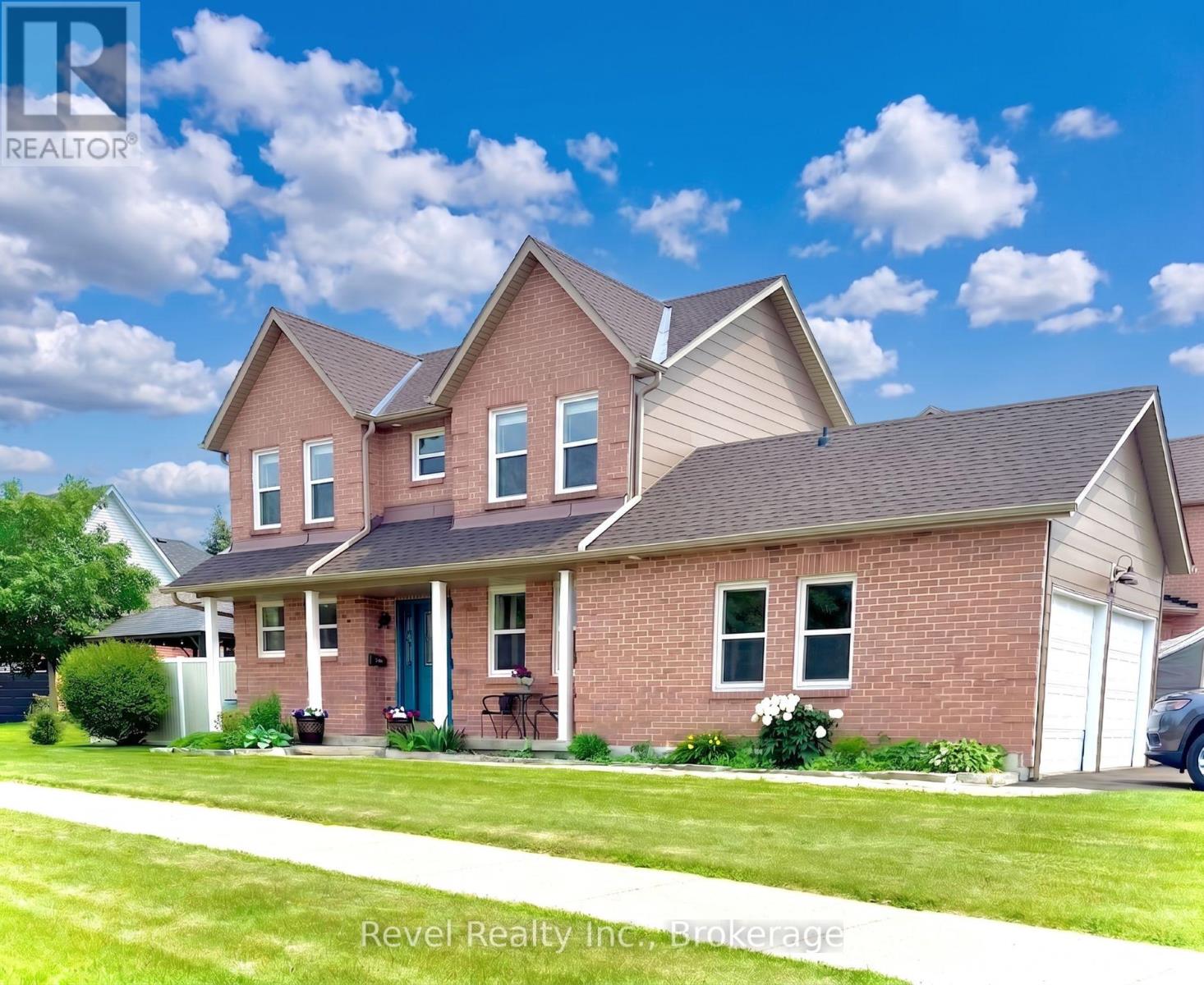 284 Victoria Avenue N, Kawartha Lakes (Lindsay), Ontario  K9V 6A8 - Photo 2 - X13514144
