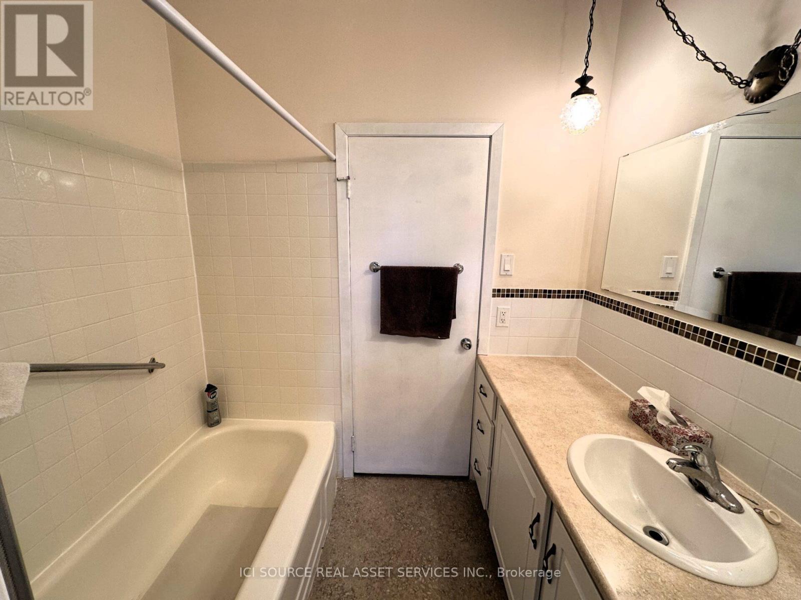 275 St Anne's Crescent, Peterborough (Northcrest Ward 5), Ontario  K9H 5J3 - Photo 18 - X13517210