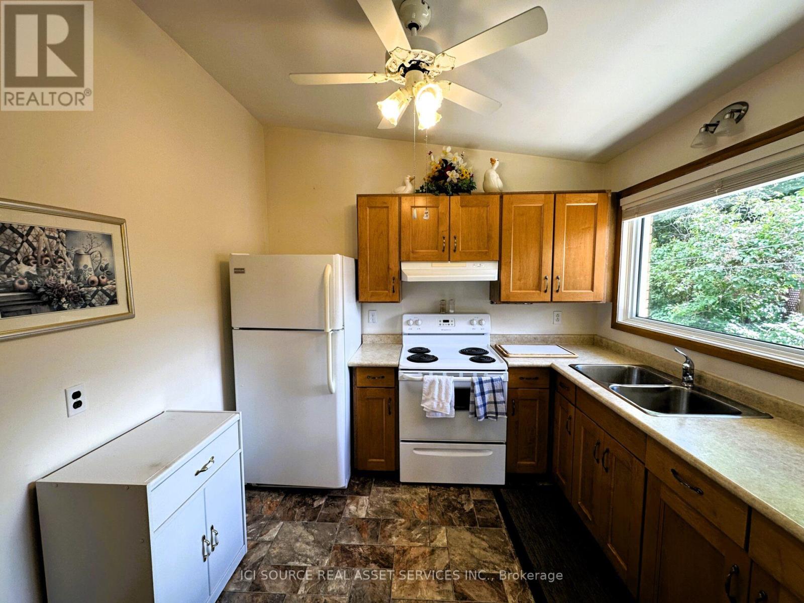 275 St Anne's Crescent, Peterborough (Northcrest Ward 5), Ontario  K9H 5J3 - Photo 8 - X13517210