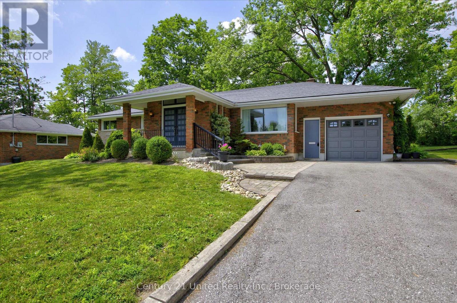 130 Earlwood Drive, Peterborough (Monaghan Ward 2), Ontario  K9J 6B6 - Photo 2 - X13517892