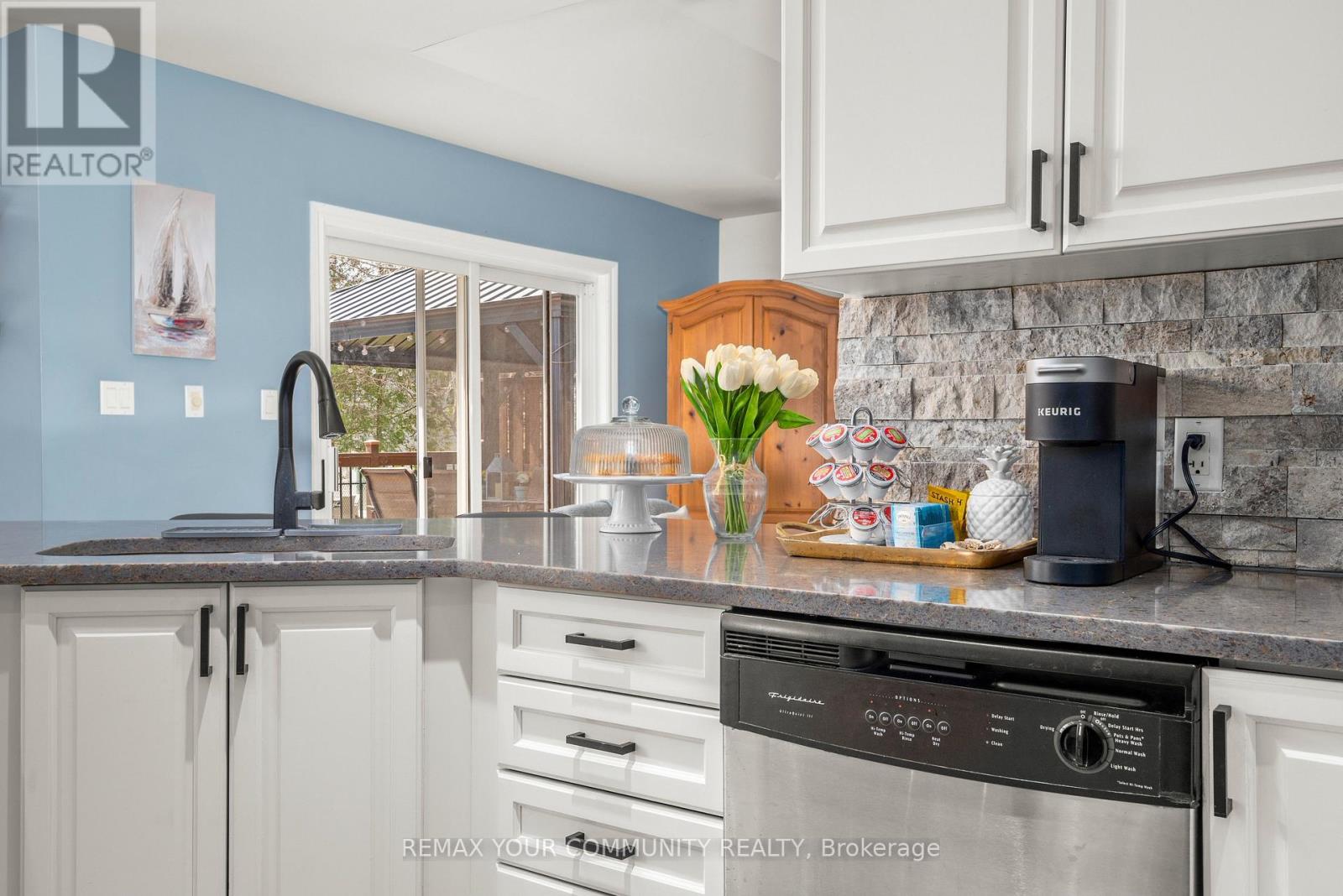8 Champlain Boulevard, Kawartha Lakes (Lindsay), Ontario  K9V 0H9 - Photo 14 - X13517674