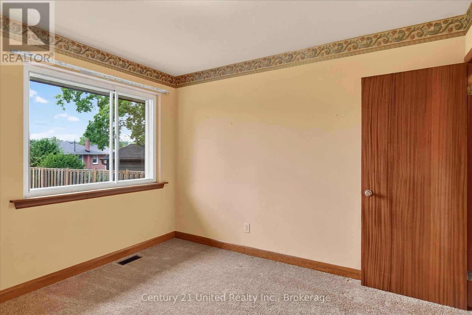 1031 Oriole Drive, Peterborough (Northcrest Ward 5), Ontario  K9H 6K8 - Photo 15 - X13517984