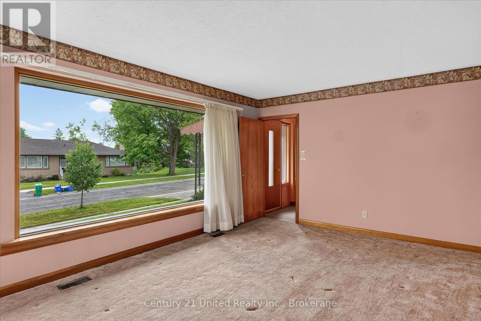 1031 Oriole Drive, Peterborough (Northcrest Ward 5), Ontario  K9H 6K8 - Photo 3 - X13517984