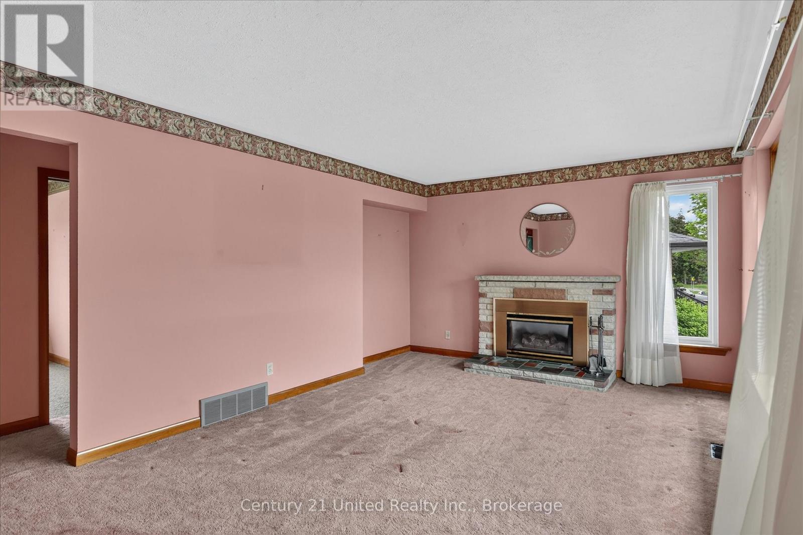 1031 Oriole Drive, Peterborough (Northcrest Ward 5), Ontario  K9H 6K8 - Photo 5 - X13517984