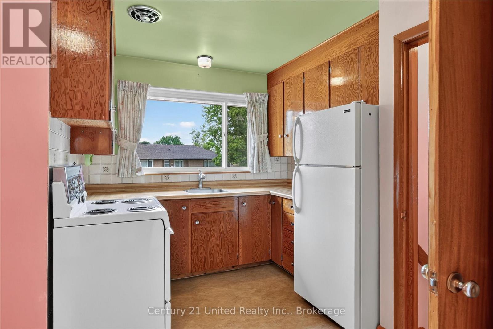 1031 Oriole Drive, Peterborough (Northcrest Ward 5), Ontario  K9H 6K8 - Photo 6 - X13517984