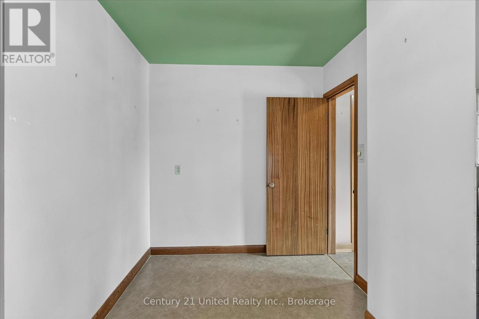 1031 Oriole Drive, Peterborough (Northcrest Ward 5), Ontario  K9H 6K8 - Photo 9 - X13517984