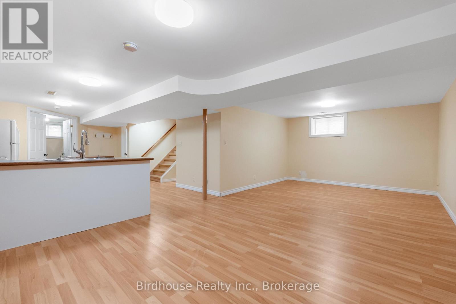 10 Oak Street, Kawartha Lakes (Lindsay), Ontario  K9V 5K4 - Photo 10 - X13518350