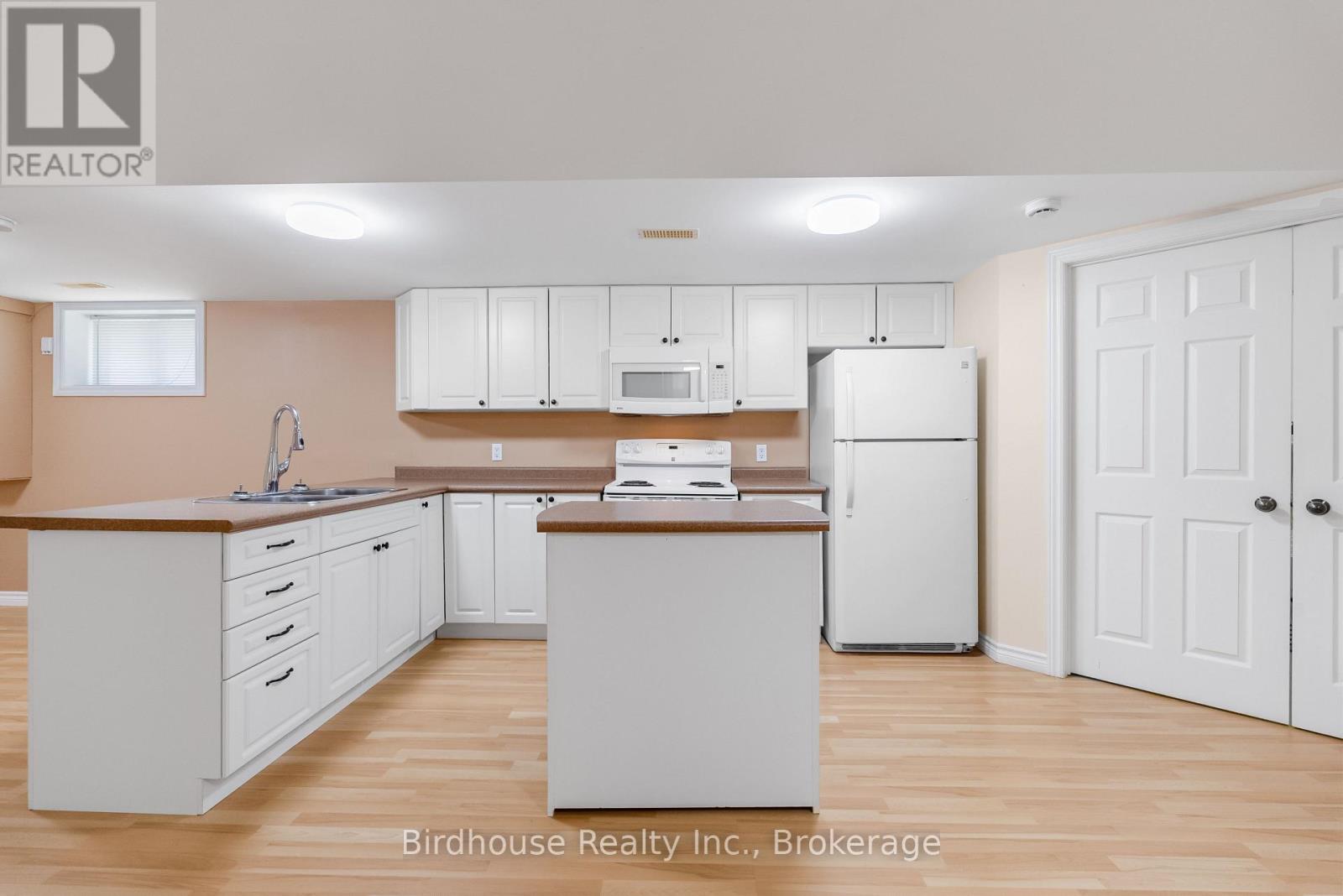 10 Oak Street, Kawartha Lakes (Lindsay), Ontario  K9V 5K4 - Photo 6 - X13518350