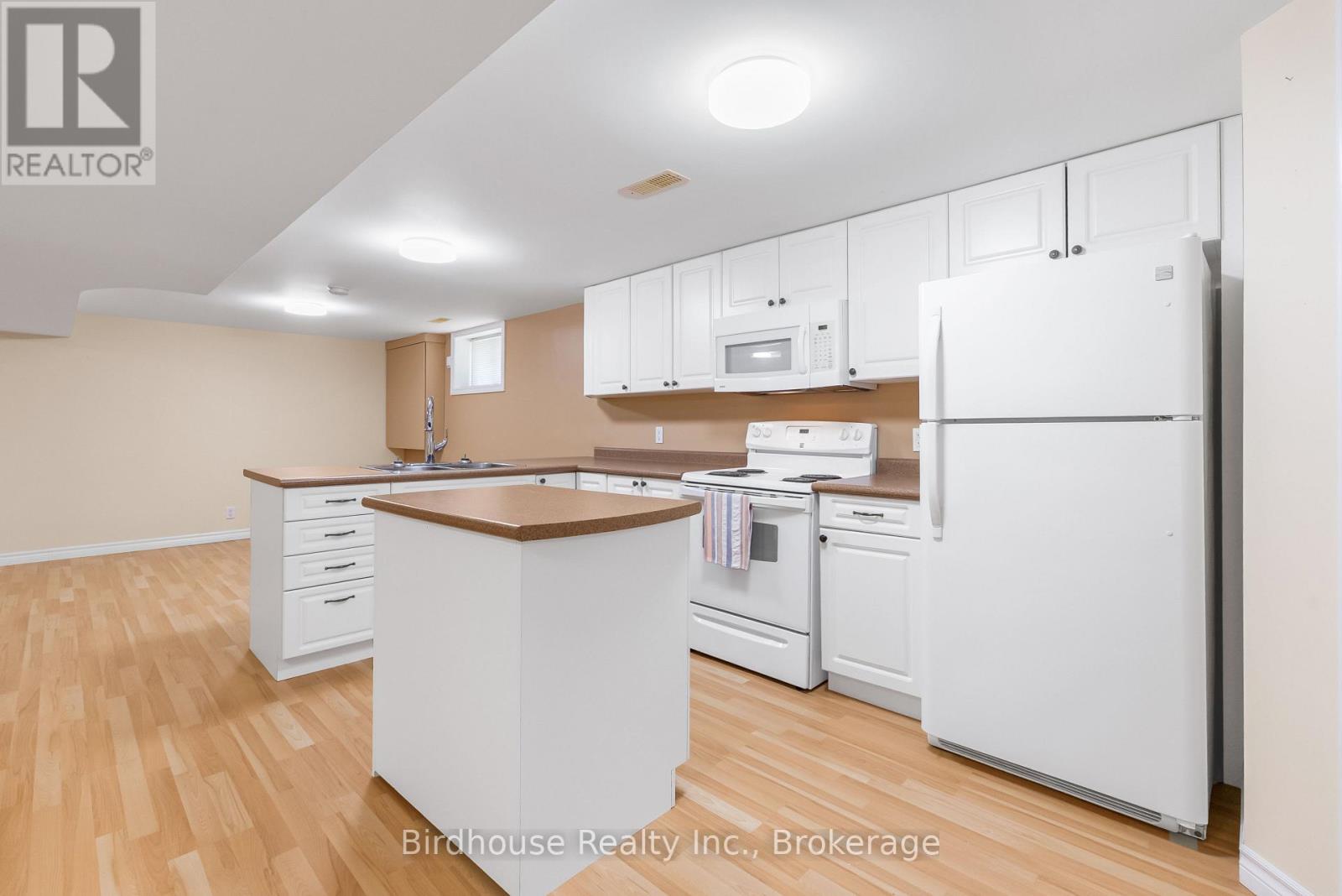 10 Oak Street, Kawartha Lakes (Lindsay), Ontario  K9V 5K4 - Photo 7 - X13518350