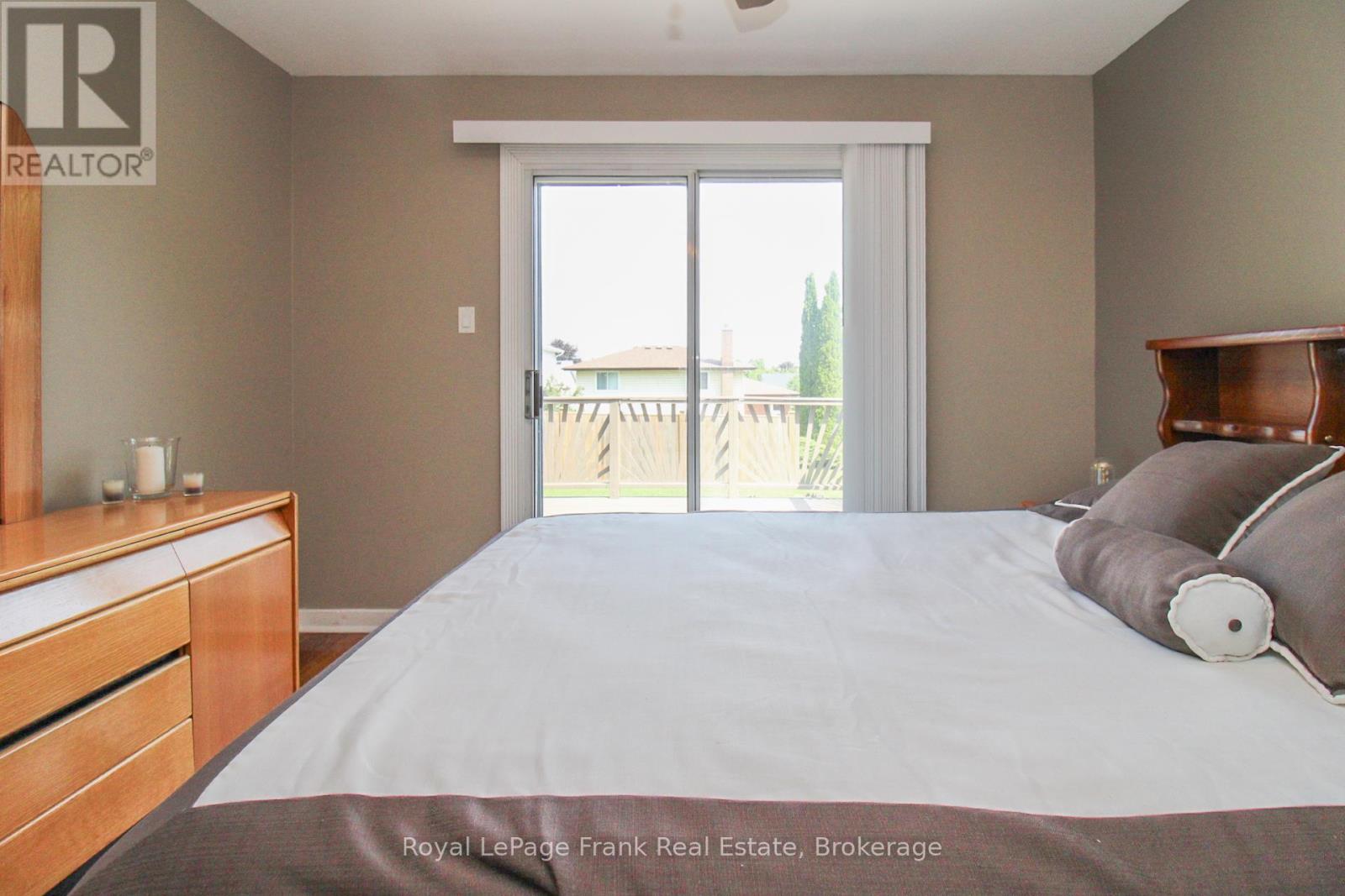 938 Parkhill Road W, Peterborough (Monaghan Ward 2), Ontario  K9J 6P3 - Photo 16 - X13518414