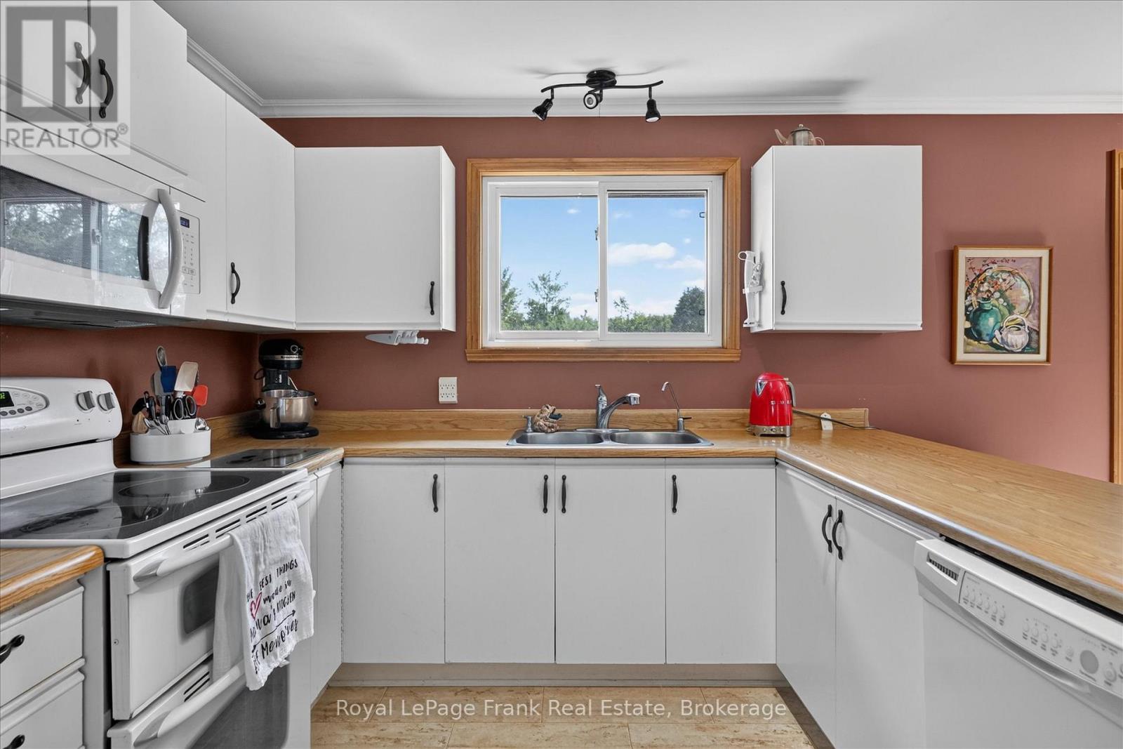 35 Grandview Drive, Kawartha Lakes (Emily), Ontario  K0L 2W0 - Photo 7 - X13521114