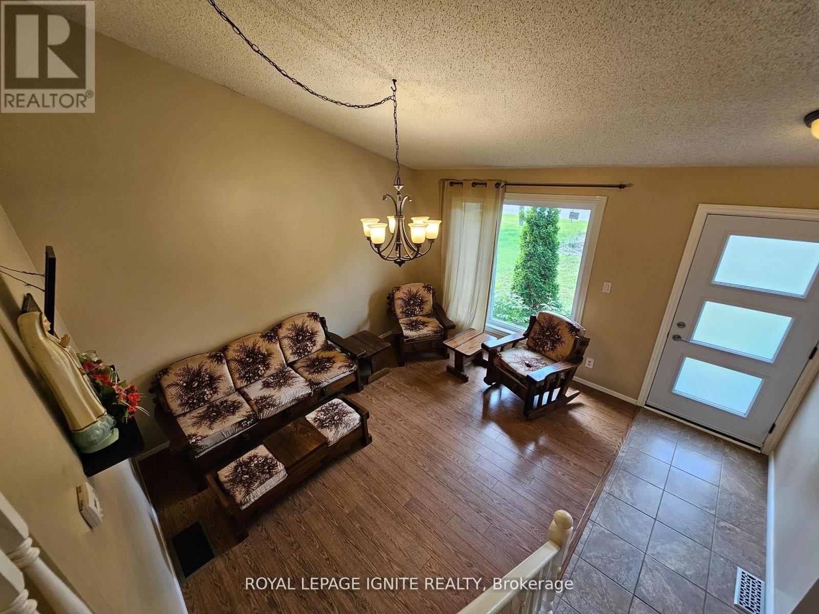 253 Woodland Drive N, Selwyn, Ontario  K9L 1P2 - Photo 3 - X13521190