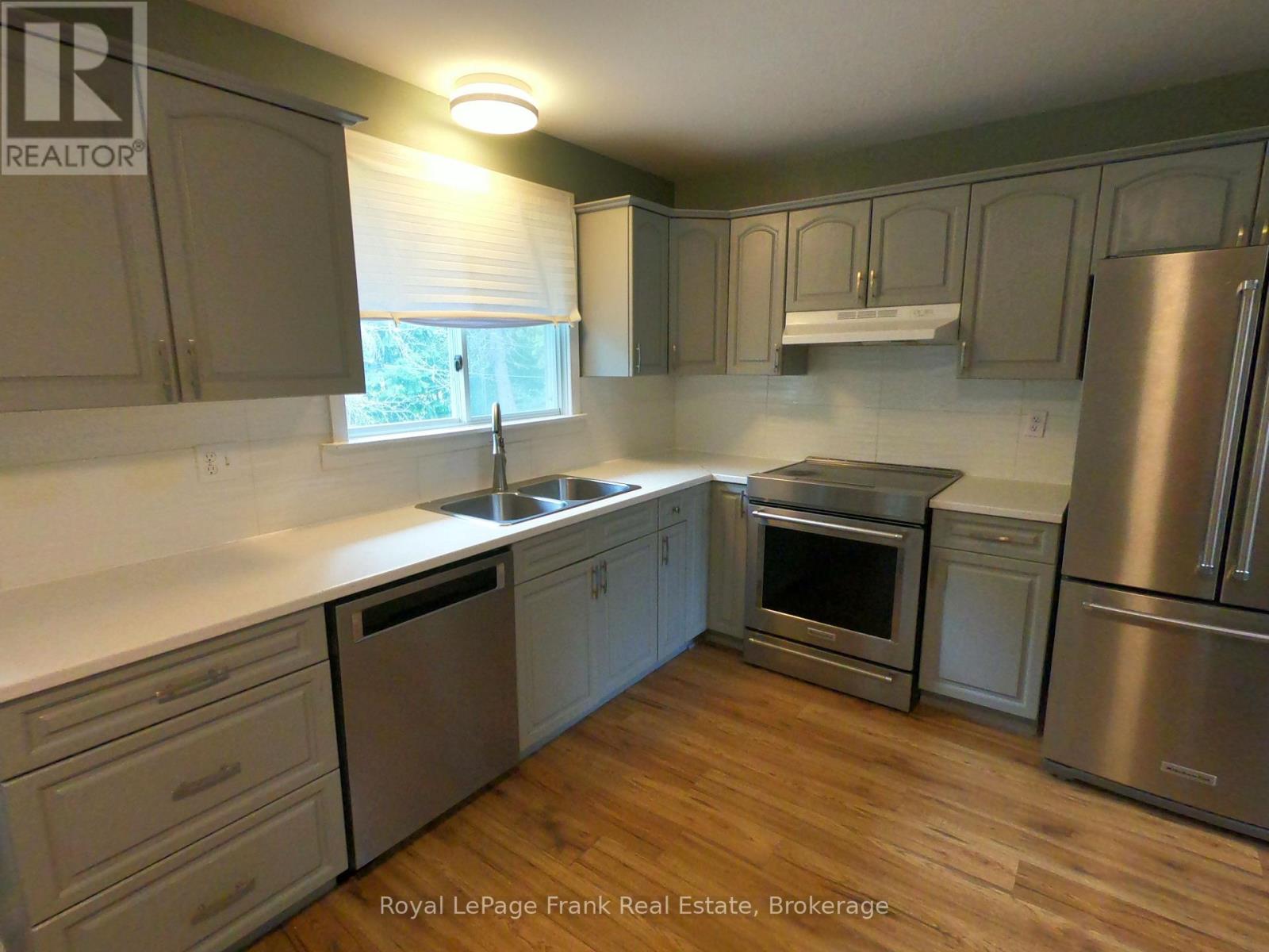 Main Floor - 1167 Weller Street, Peterborough (Monaghan Ward 2), Ontario  K9J 7M9 - Photo 8 - X13522514