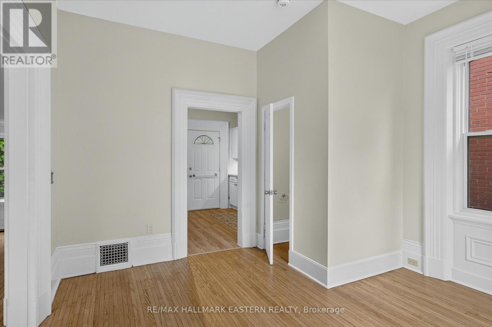 475 Aylmer Street N, Peterborough (Town Ward 3), Ontario  K9H 3W3 - Photo 11 - X13523050